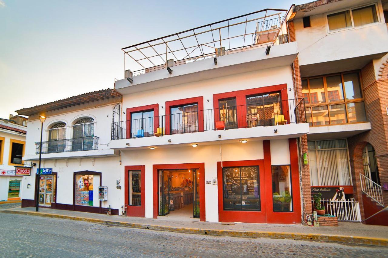 Hostal Ten To Ten Puerto Vallarta Exteriör bild